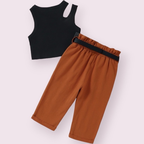 One Shoulder Tank Outfit with Black Purse Belt - Picture 2 of 4